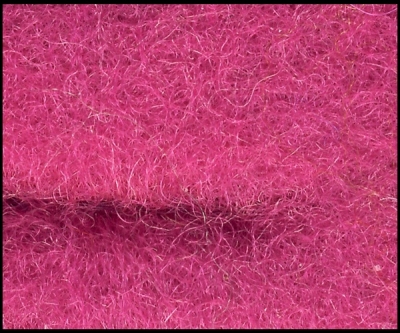 Australische Merinowolle im Vlies in Pink